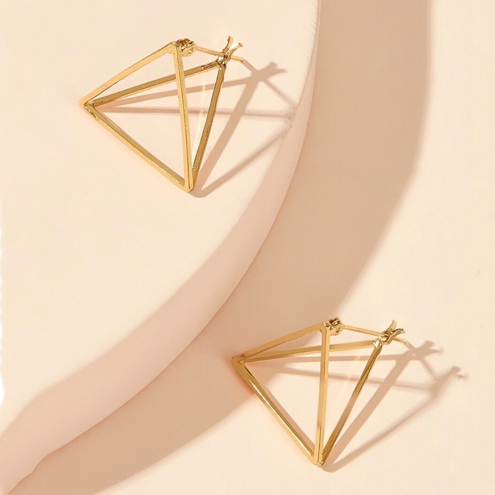 2/$20! Gold 3D Triangle Clasp Closure Earrings - Picture 5 of 8